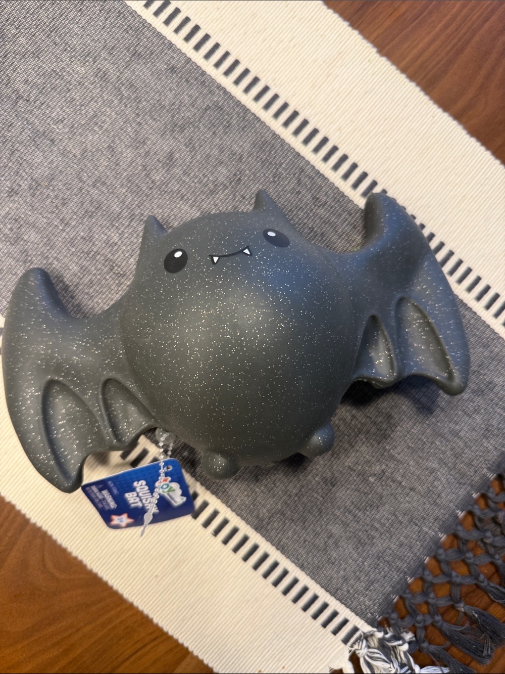 Toymendous squishy Bat